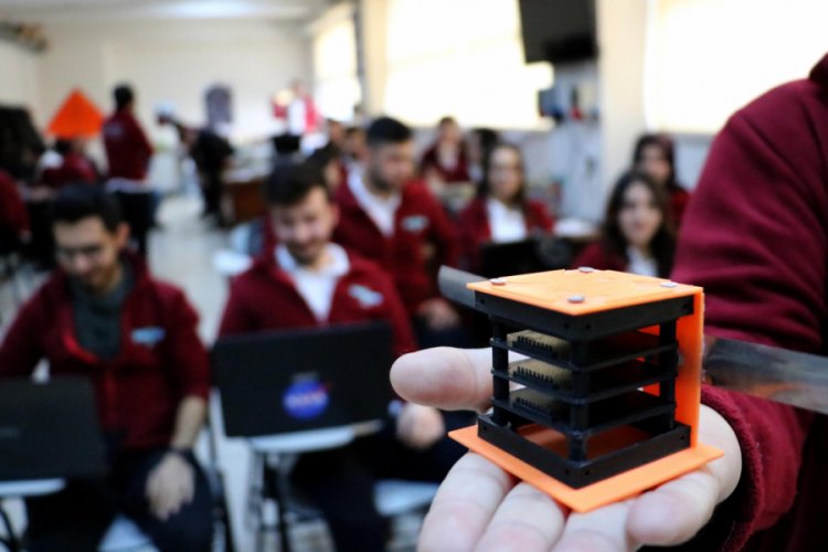 Türkiye'nin en küçük cep uydusu, Yeni Zelanda'dan uzaya fırlatılacak