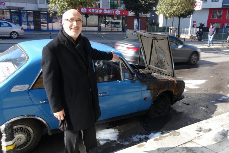 1975 model klasik otomobil yandı