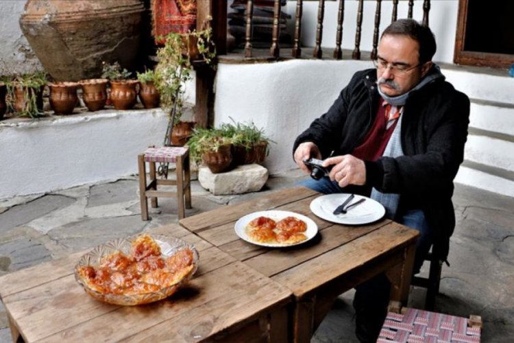 Tarihçi profesör peynir tatlıları için Anadolu'yu karış karış geziyor