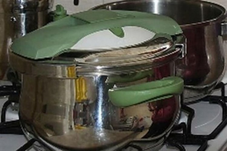 Düdüklü tencerenin patlamasıyla yaralandı