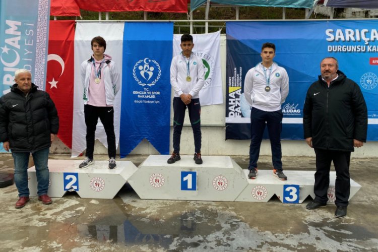 Bursa Büyükşehir Belediyesporlu kanoculardan 8 madalya