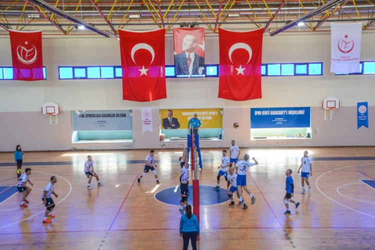 Bursa Karacabey Belediyespor voleybol takımı play off aşkına