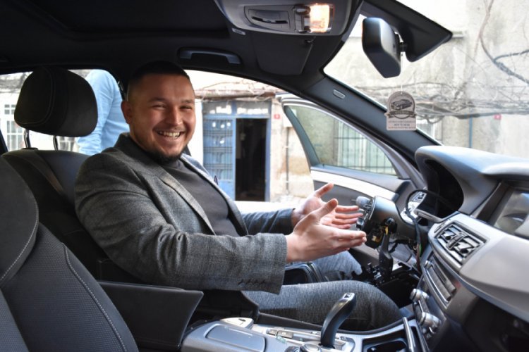 Otomobilin direksiyonunu çaldılar