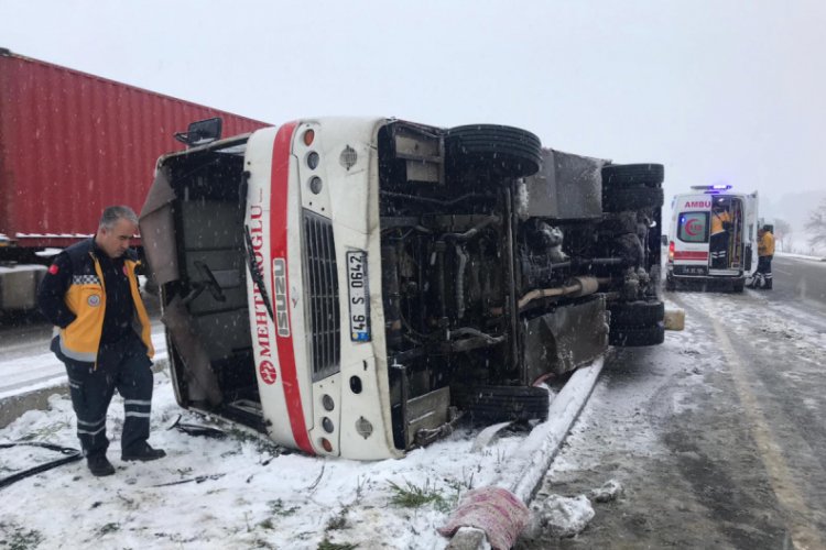 Kahramanmaraş'ta işçi servisi devrildi: 9 yaralı