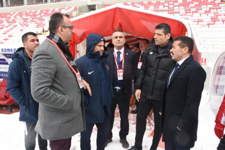 Taşseten: Hem rakibimiz, hem biz, hem de federasyon maçın oynanmasından yana