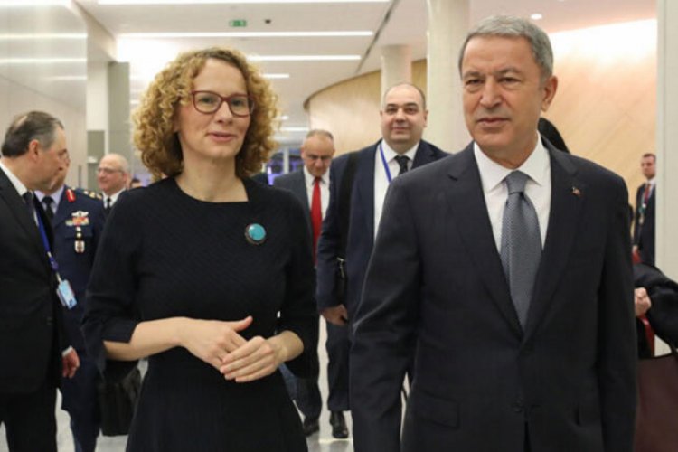 Bakan Akar, Şekerinska ile görüştü