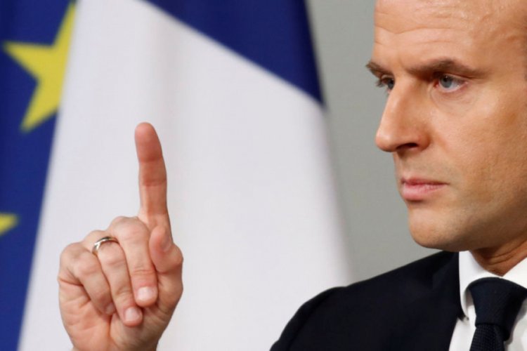Fransa gündemindeki 'dine hakaret' tartışmasına Macron da katıldı
