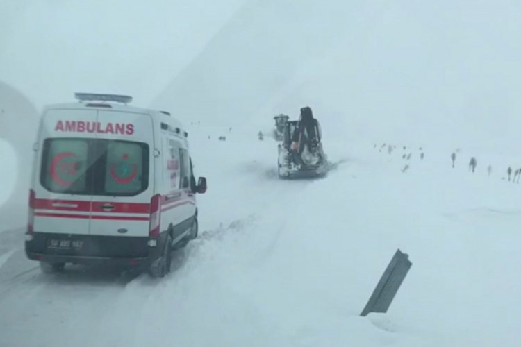 Soba gazından etkilenen anne ve oğlunun yardımına ekipler koştu