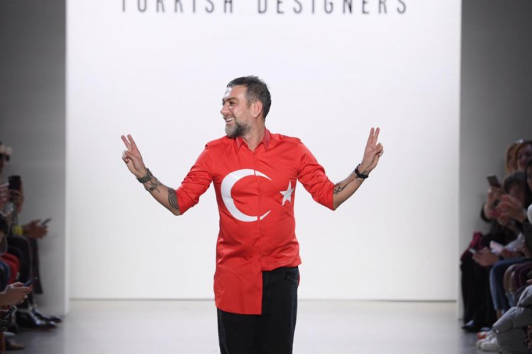 Hakan Akkaya New York'ta Yunan vekili protesto etti