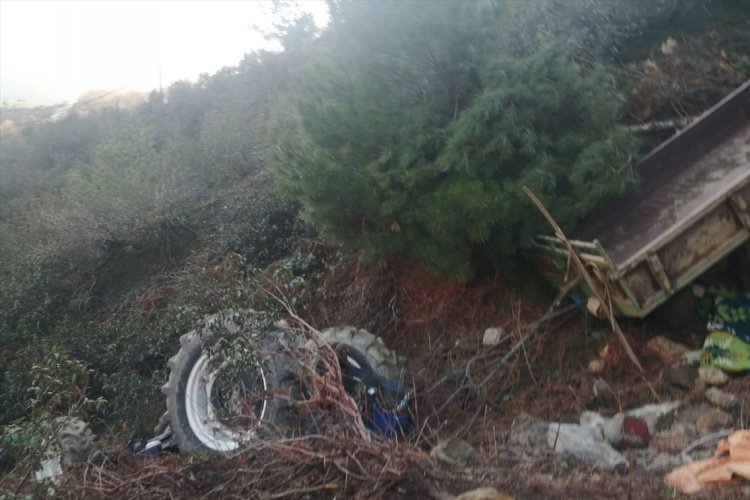 Şarampole devrilen traktörün sürücüsü öldü