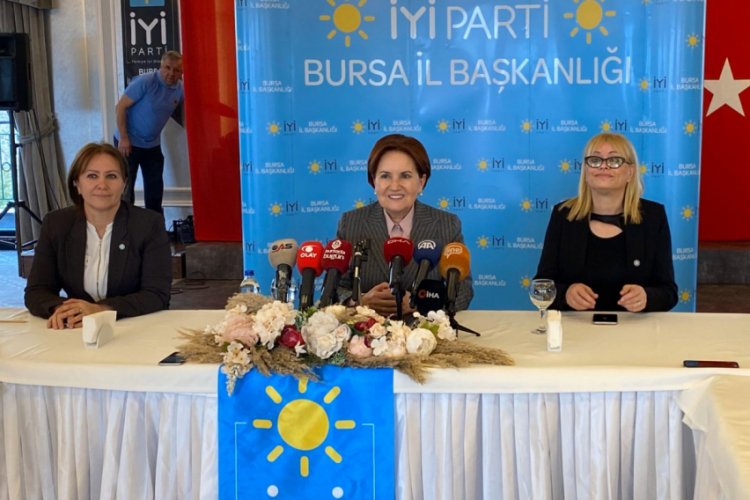 Akşener Bursa'da basın ile bir araya geldi