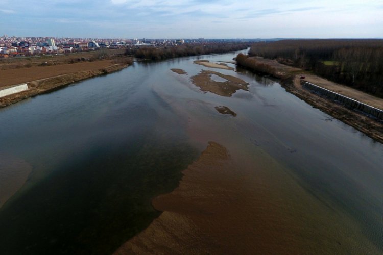 Meriç Nehri en düşük seviyelerinde akıyor