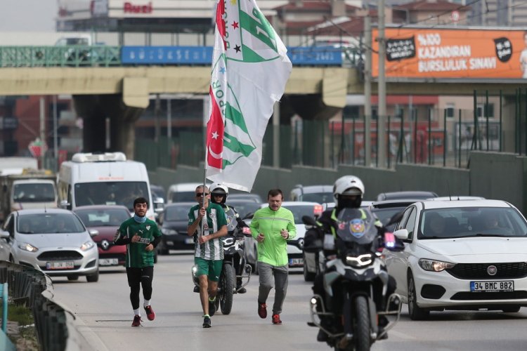 Bursa'da 14 Şubat Sevgililer Günü'nde ilginç koşu