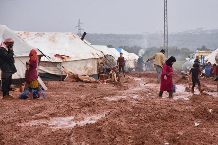 İdlib'de son 3 günde 143 bin kişi yerinden edildi