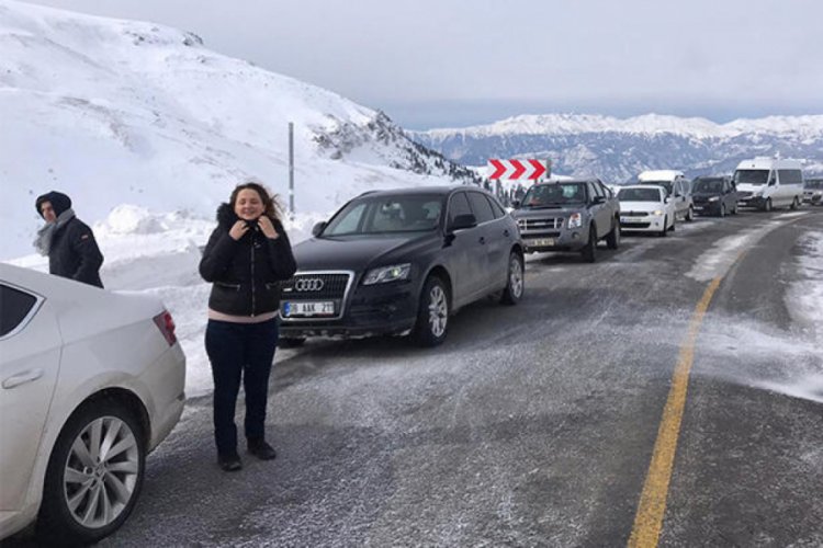 Sahara Geçidi'nde çığ düştü!