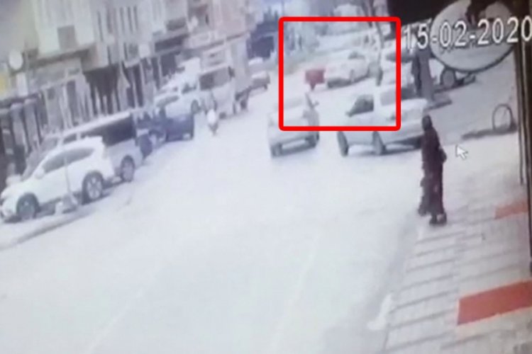 Bursa'da iki otomobil kafa kafaya çarpıştı: 4 yaralı