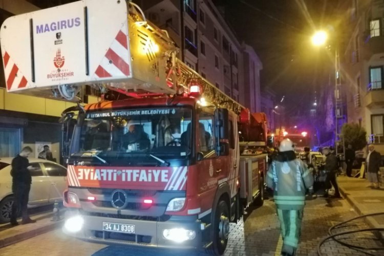 Elektrikli battaniye evi yaktı