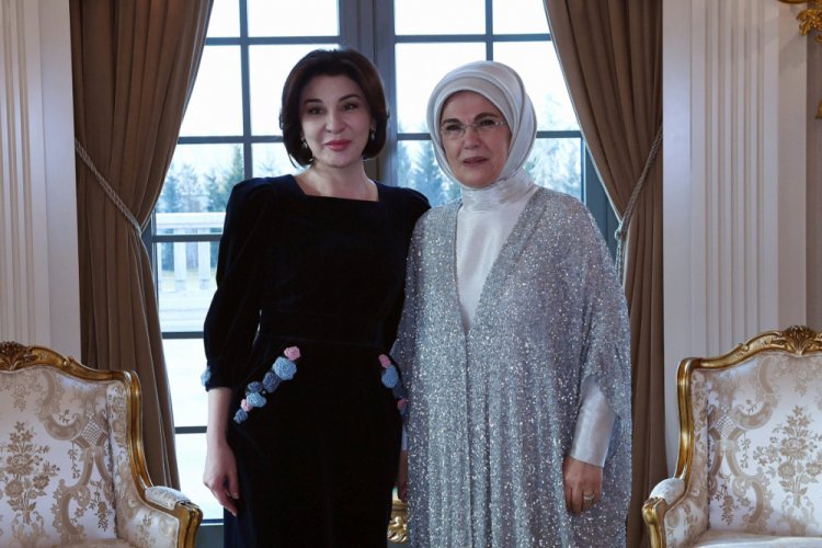 Emine Erdoğan Özbekistan Cumhurbaşkanı Mirziyoyev'in eşi ile görüştü