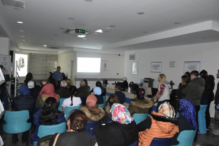 Bursa'da sağlık çalışanlarına koronavirüs ile ilgili eğitim verildi