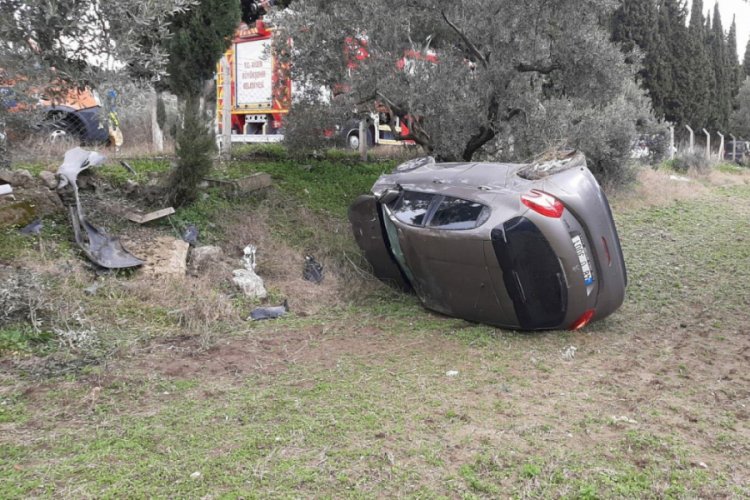 Şarampole yuvarlanan otomobil sürücüsü yaralandı