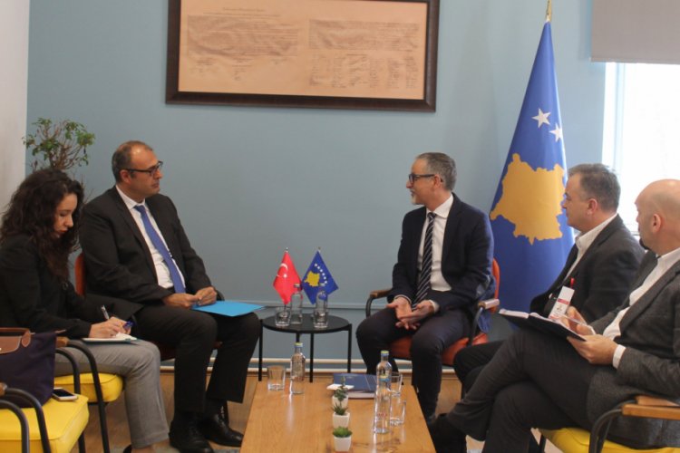 Kosova Sağlık Bakanı, Priştine Büyükelçisi Sakar'ı kabul etti
