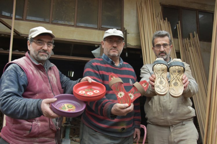 Bursa'da takunya ustası dört kardeş 700 yıllık geleneği yaşatıyor