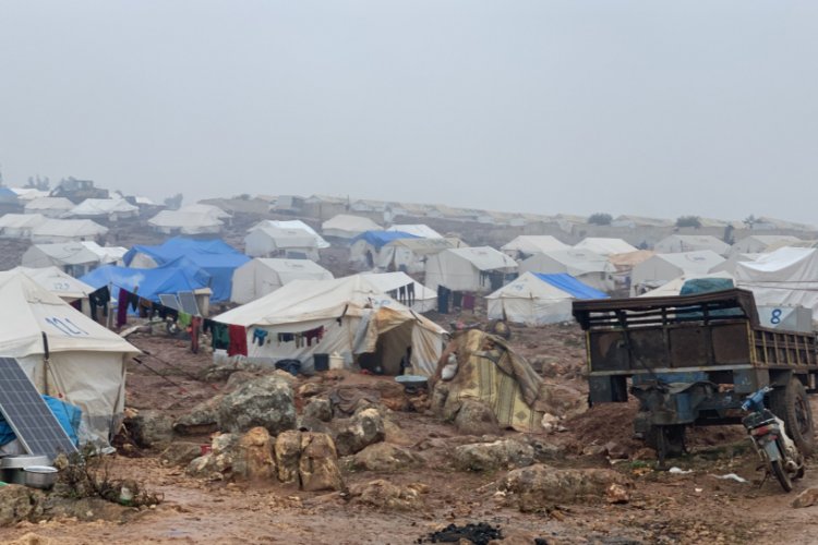 Bursa Gürsu Belediye Başkanı Işık, Afrin'e sığınan sivilleri ziyaret etti