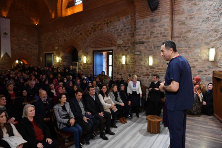 Bursa Osmangazi'de 'Dengeli Beslen Sağlıklı Yaşa' konferansı