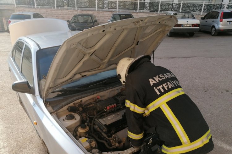 Gaz kaçağı olan otomobil panik yarattı