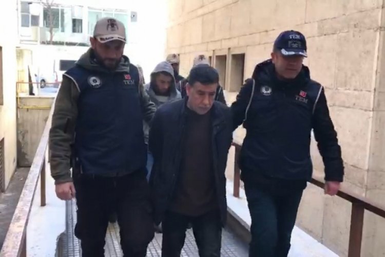 Bursa'da DEAŞ'lı infazcı ve ailesi adliyeye sevk edildi