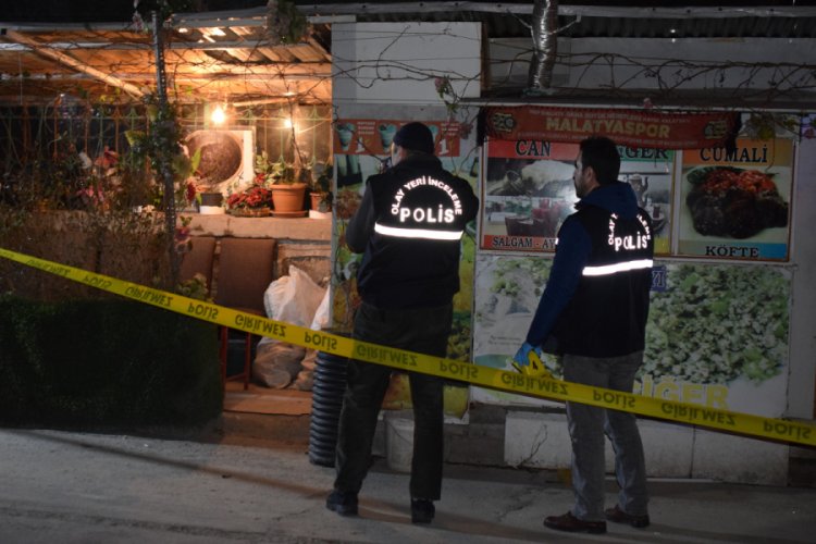 Yemek yediği esnada silahlı saldırıya uğradı!