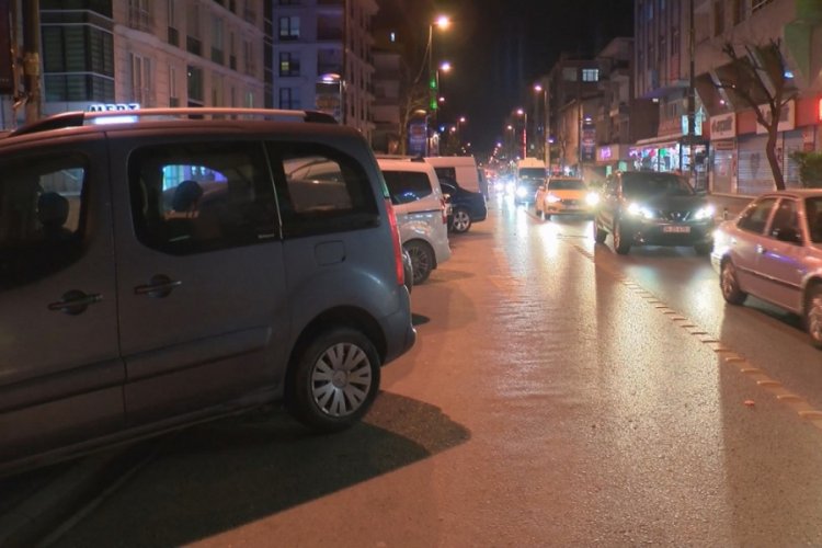 Kucağında bebeği olan kadının üzerine otomobili sürdü