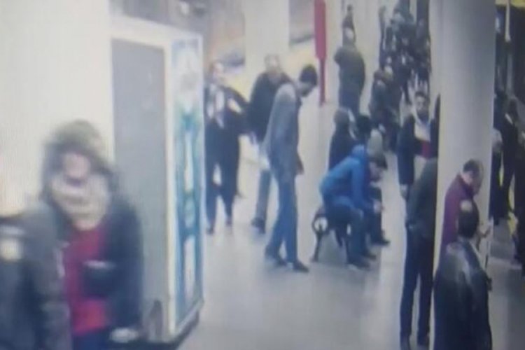 Metro istasyonunda polise saldırı!