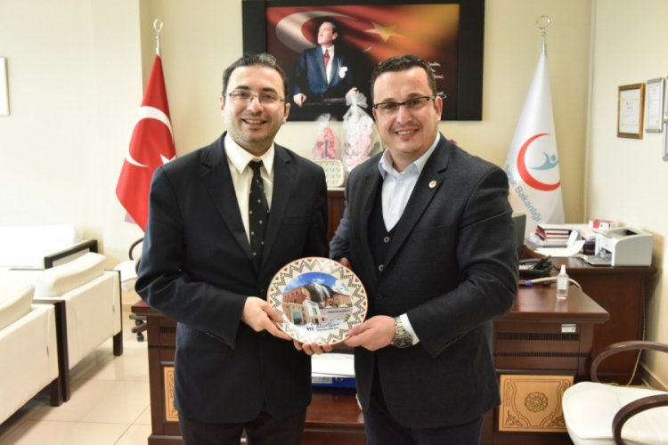 Bursa Mustafakemalpaşa Belediye Başkanı Kanar, doktorların Tıp Bayramı'nı kutladı
