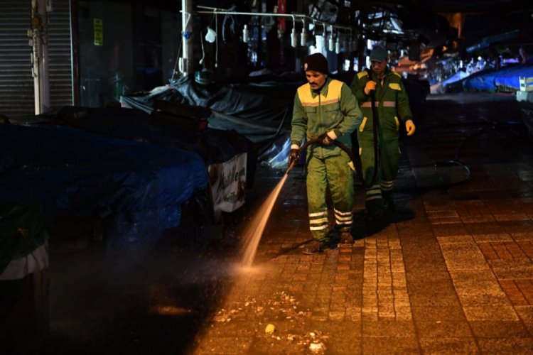 Bursa Osmangazi'de gece de ilaçlama başlatıldı