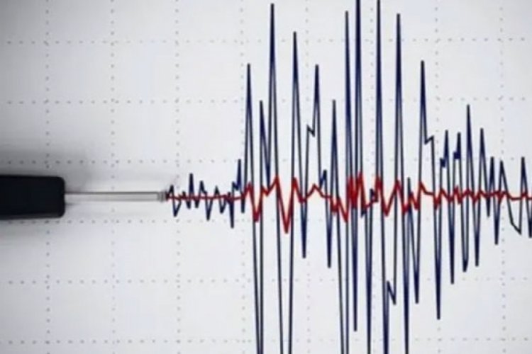 Endonezya'da 5,4 büyüklüğünde deprem