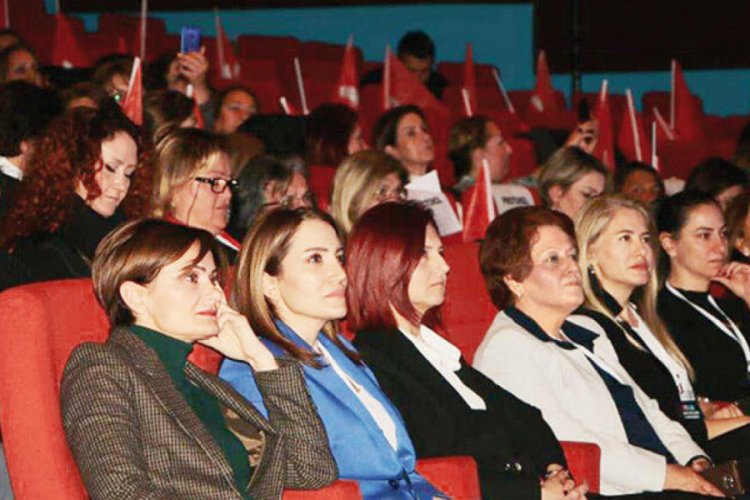 ''Kendi siyasi kariyerimi geriye atıp, sağlığı ön plana aldım''