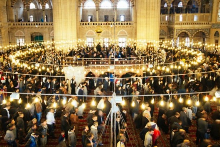 Dünya Müslüman Alimler Birliği'nden 'namaz' fetvası