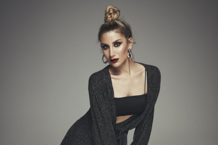 İrem Derici yalnızlığa razı oldu