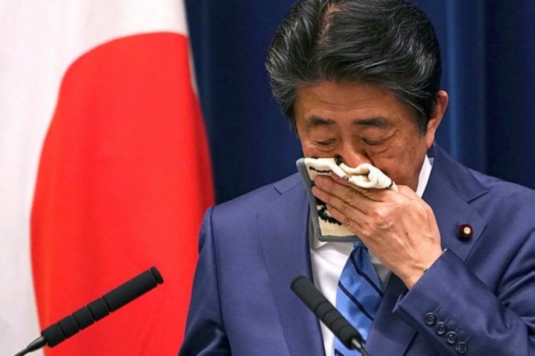 Japonya Başbakanı Abe ve İngiltere Başbakanı Johnson korona salgınını görüştü