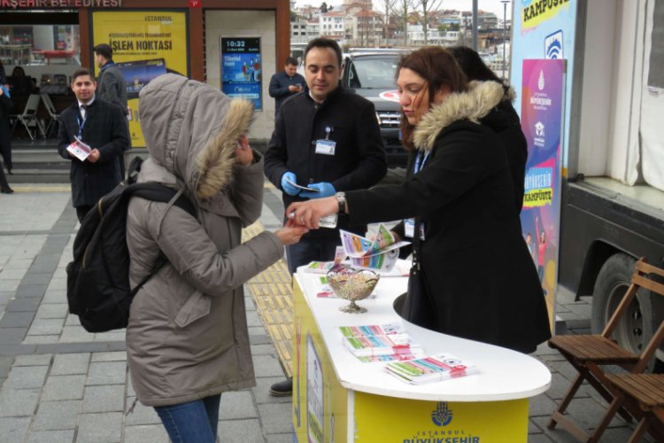 İBB'den meydanlarda koronavirüs bilgilendirme çalışmaları