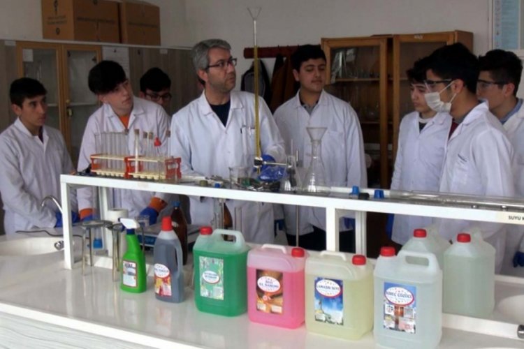 Dezenfektan üreten meslek lisesi sayısı 44'e çıkarıldı