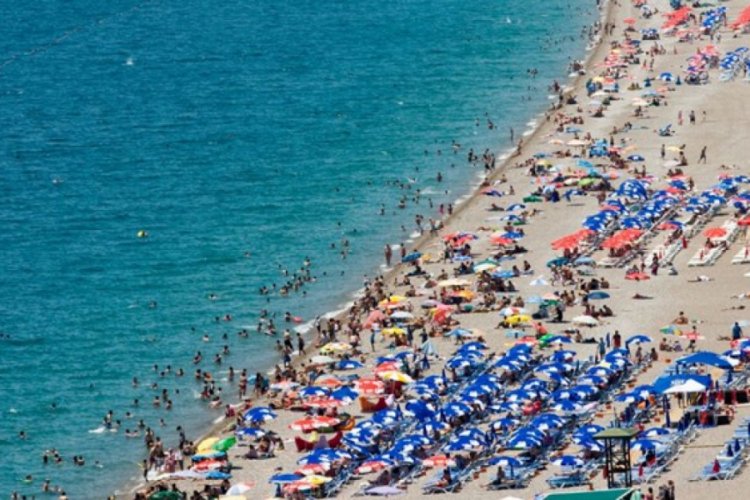 TUI grup corona virüs nedeniyle operasyonlarını askıya aldı