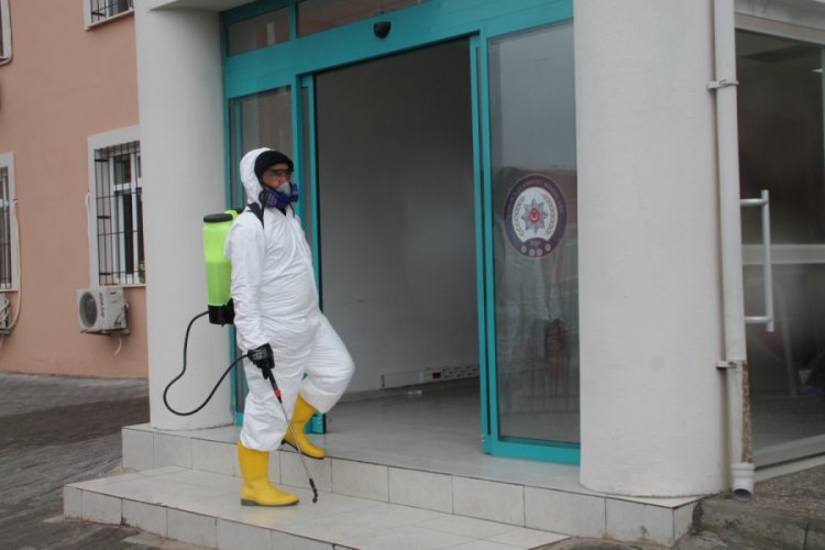 Bursa Gemlik Emniyet Müdürlüğünün hizmet binası ve araçları dezenfekte edildi