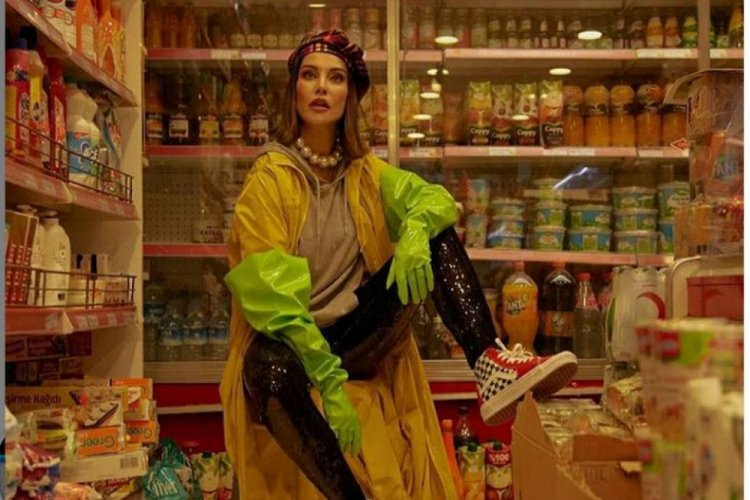 Deniz Akkaya'dan stok eleştirisi