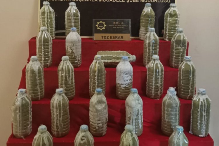Karı-koca pet şişeler içindeki uyuşturucu ile yakalandı