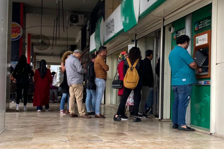 Banka şubelerinde korona virüs önlemleri alındı