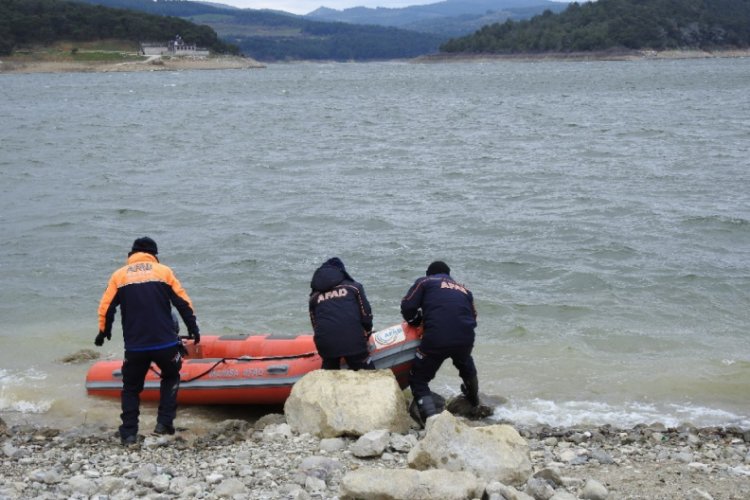 Baraj kıyısında çıkan kesik kola ait vücuda ulaşılamadı