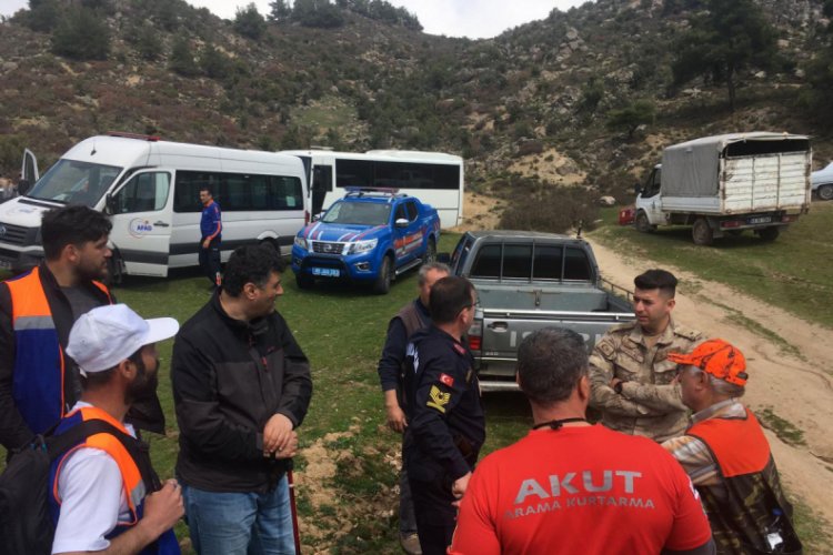 Manisa'da 3 gündür kayıp yaşlı adam her yerde aranıyor