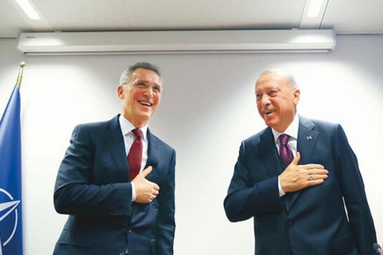 Dünya liderlerinden koronavirüs endişesiyle alternatif selamlaşma